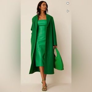 Manteau NA-KD taille S mais ça taille plus grand que je pensais fait du M